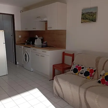 Marina St Cyprien شقة