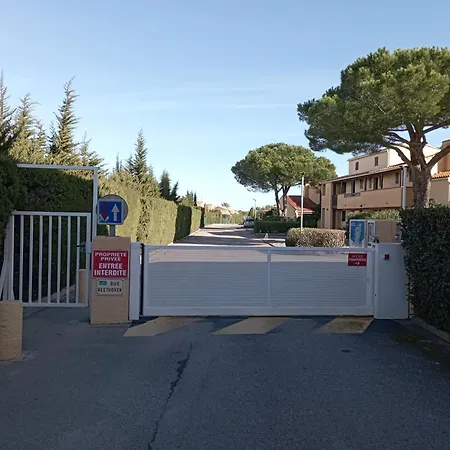 Marina St Cyprien شقة